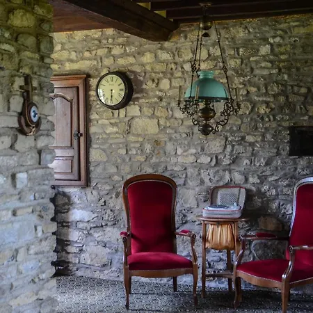 La Tireliere, Longere Bord De Avec Jardin Surville (Manche)