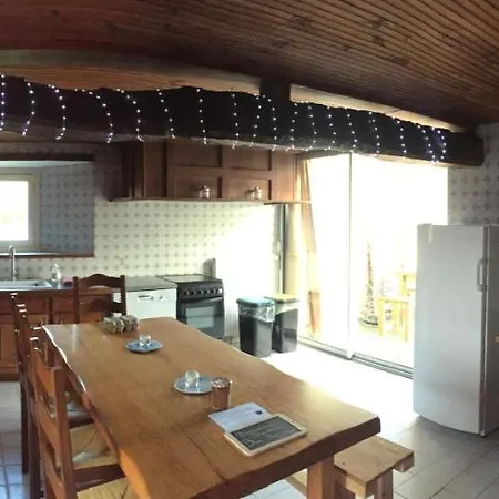 Dom wakacyjny La Tireliere, Longere Bord De Avec Jardin Surville (Manche)