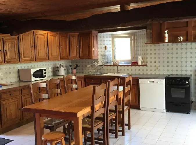 La Tireliere, Longere Bord De Avec Jardin